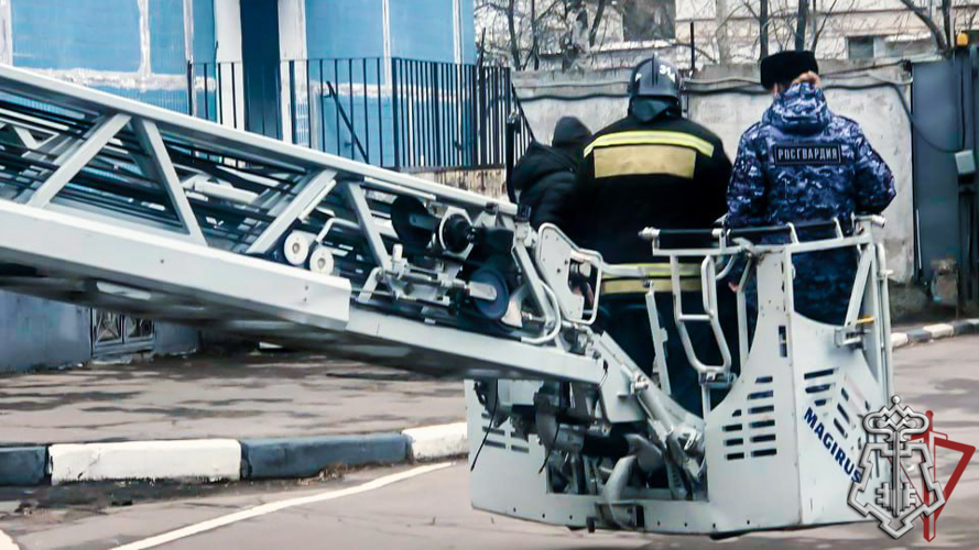 Росгвардейцы провели учения по пожарной безопасности в Москве