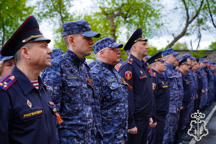 Торжественная церемония установки копии Знамени Победы прошла в Управлении вневедомственной охраны Росгвардии Москвы