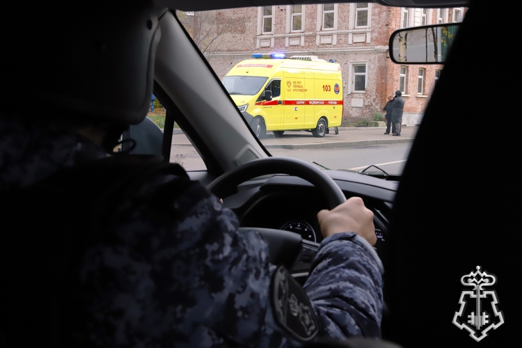 Столичные росгвардейцы помогли мужчине в бессознательном состоянии