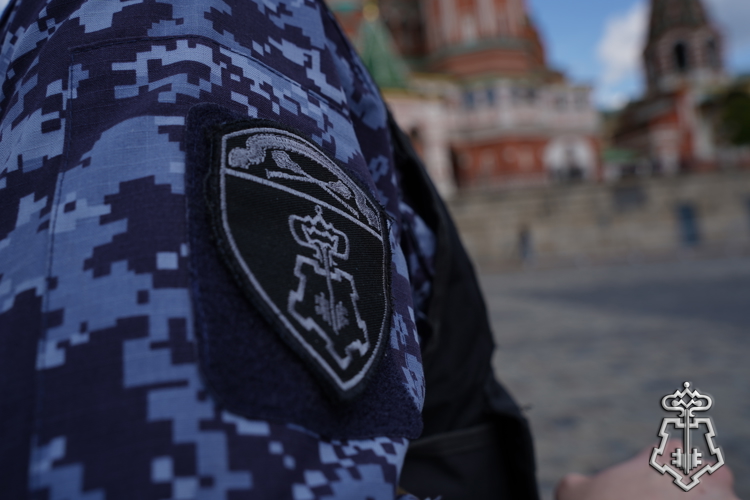 Московские росгвардейцы помогли вернуть потерявшегося ребенка родителям