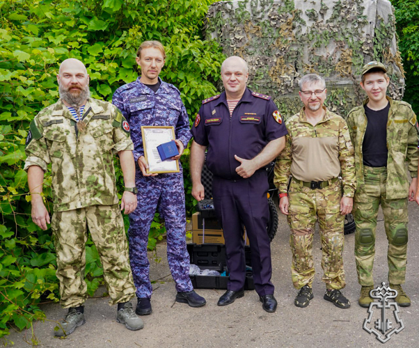 Московские росгвардейцы организовали передачу гуманитарной помощи в зону специальной военной операции
