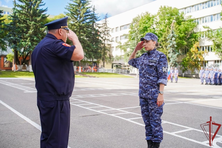 Столичные росгвардейцы закончили обучение в центре профессиональной подготовки