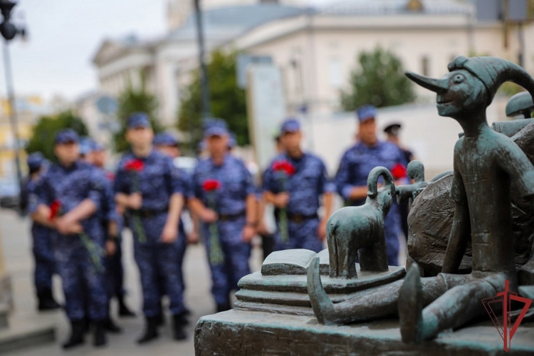Столичные росгвардейцы почтили память жертв терроризма (видео)