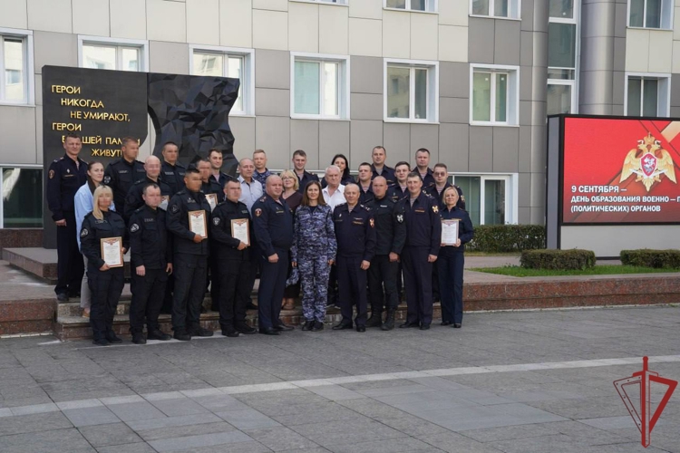 Круглый стол в честь Дня военно-политической работы прошел в столичном главке Росгвардии