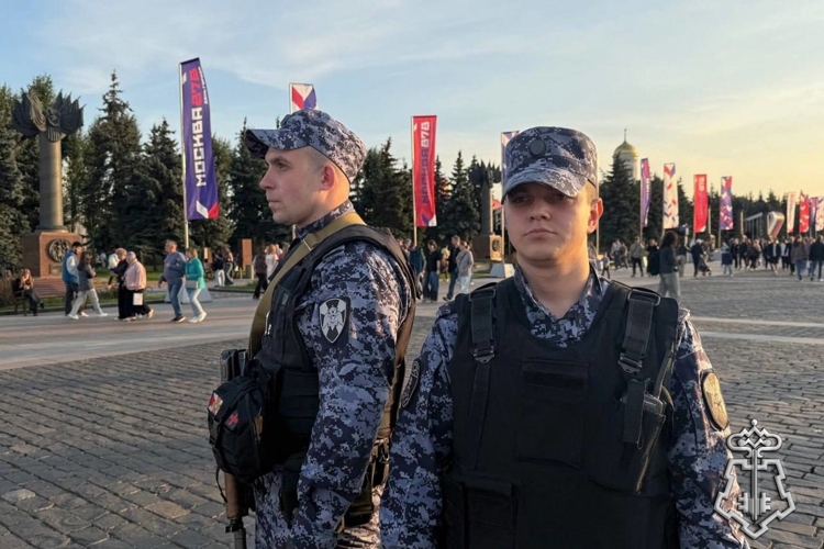Росгвардия обеспечила безопасность москвичей и гостей столицы в День города