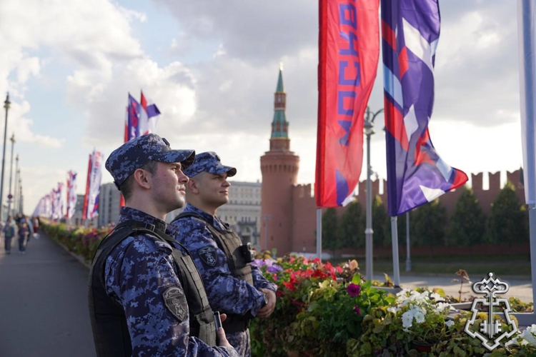 Росгвардия обеспечила безопасность москвичей и гостей столицы в День города