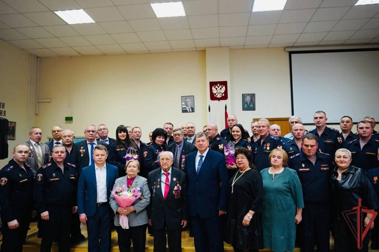 Сотрудники вневедомственной охраны столичного главка Росгвардии отметили День ветеранов войск правопорядка