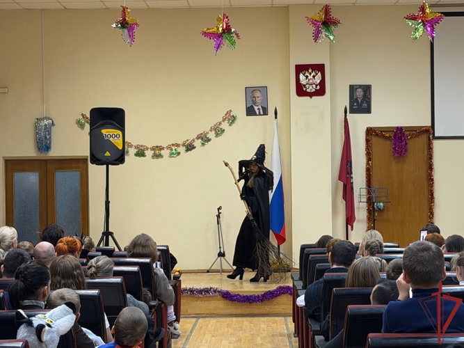 Московские росгвардейцы провели новогодний праздник для детей (видео)