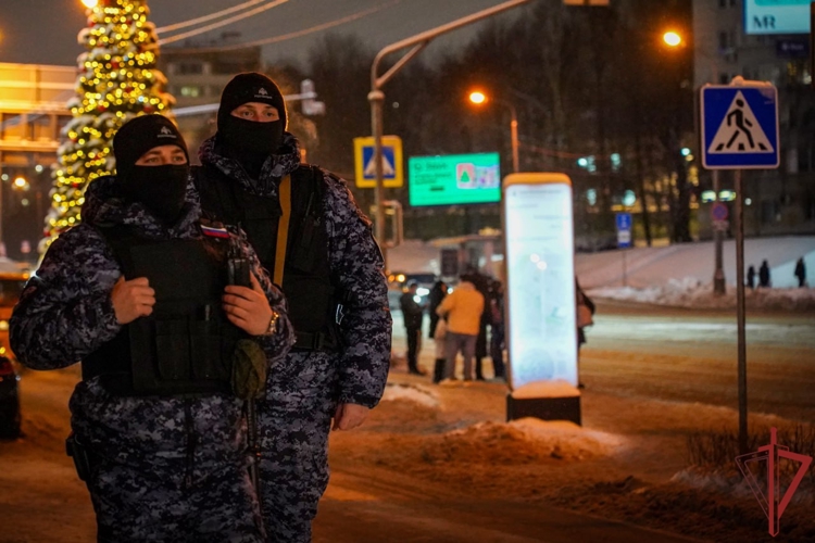 Столичные росгвардейцы задержали мужчину, устроившего погром в музейном комплексе (видео)