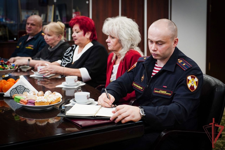 В Управлении вневедомственной охраны столичного главка Росгвардии состоялся круглый стол в честь Международного женского Дня (видео)