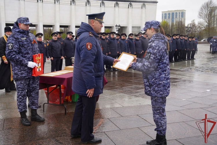 В преддверии Дня Победы на Поклонной горе состоялся торжественный выпуск росгвардейцев