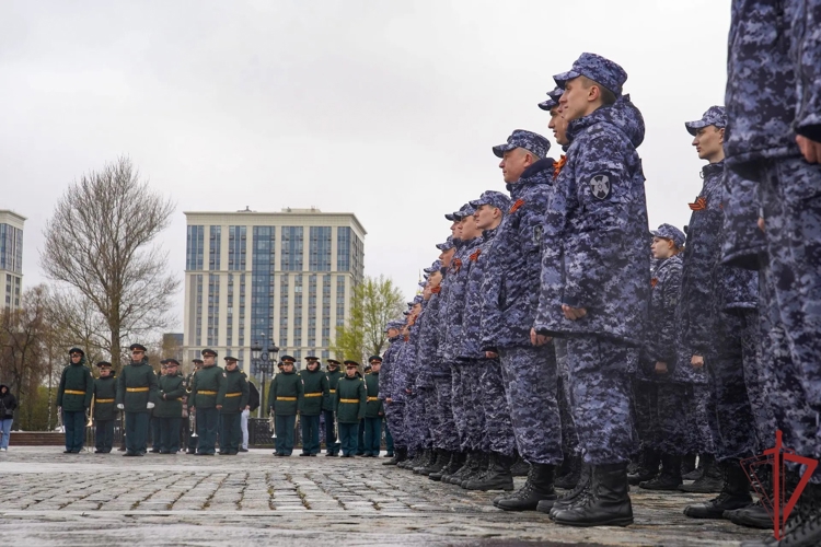В преддверии Дня Победы на Поклонной горе состоялся торжественный выпуск росгвардейцев