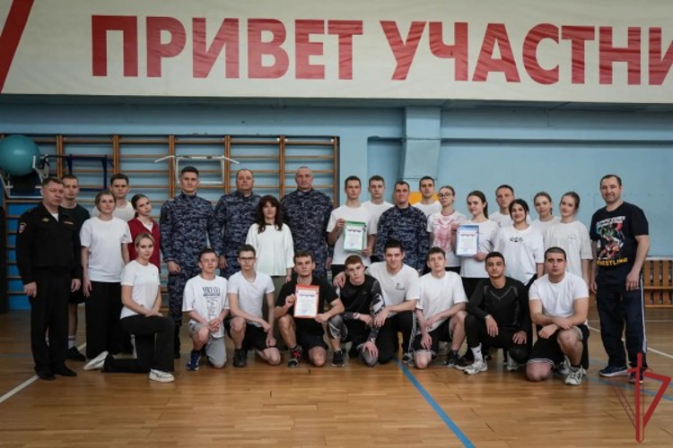 Сотрудники Росгвардии выступили в роли экспертов на спортивно-психологической эстафете в Москве 