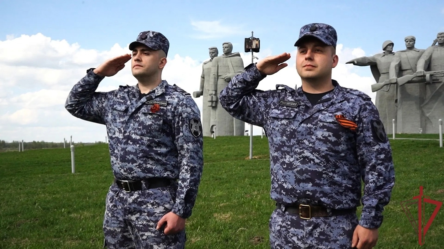 Сотрудники столичного главка Росгвардии присоединились к акции «На страже памяти» (видео) 