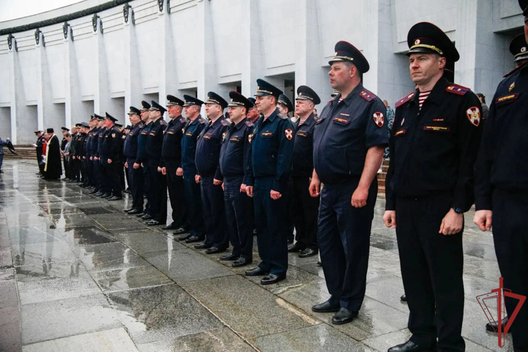 Торжественный выпуск слушателей Центра подготовки сотрудников вневедомственной охраны столичного главка Росгвардии состоялся на Поклонной горе