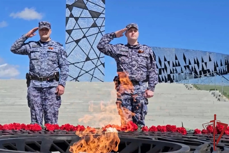 Сотрудники столичного главка Росгвардии присоединились к акции «На страже памяти» (видео) 