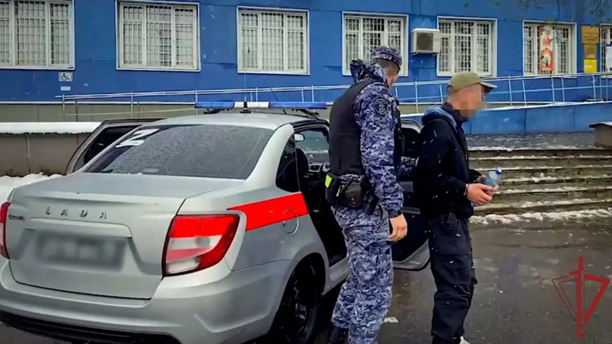 Московские росгвардейцы задержали вора-рецидивиста (видео)
