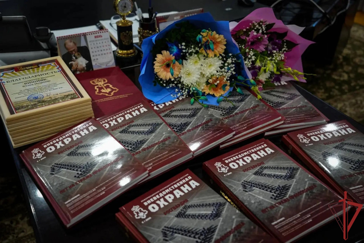 В Управлении вневедомственной охраны столичного главка Росгвардии отметили инициативных сотрудников подразделения (видео)