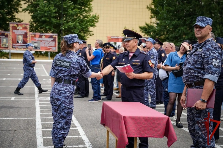 В Центре профессиональной подготовки им. Героя Советского Союза С.Х. Зайцева состоялся выпуск росгвардейцев (видео)