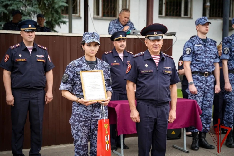 В Центре профессиональной подготовки им. Героя Советского Союза С.Х. Зайцева состоялся выпуск росгвардейцев (видео)