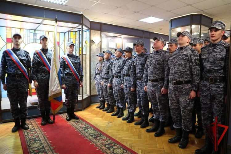 Центр профессиональной подготовки сотрудников вневедомственной охраны столичного главка Росгвардии отмечает своё 32-летие (видео)
