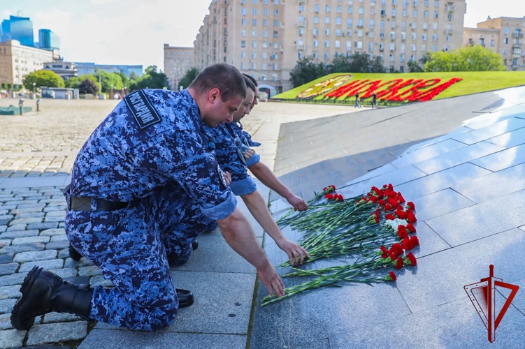 Столичные росгвардейцы почтили память российских воинов, погибших в Первой мировой войне