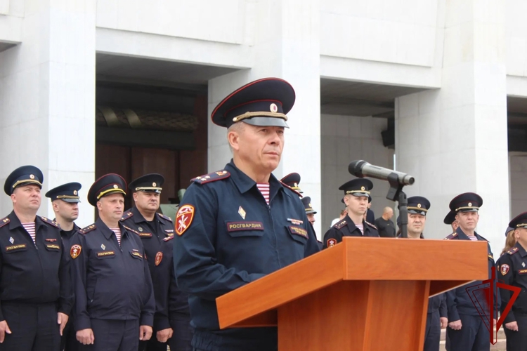 Торжественный выпуск сотрудников вневедомственной охраны Росгвардии, прошедших профессиональное обучение, состоялся на Поклонной горе