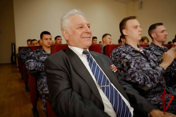 В Управлении вневедомственной охраны столичного главка Росгвардии отметили 74-ю годовщину со дня образования службы